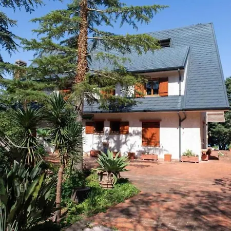 With Pool, 15min To *