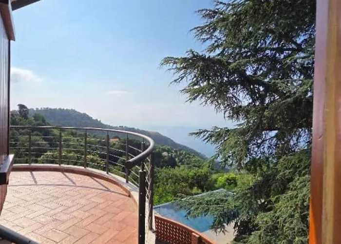 With Pool, 15min To * Cefalù