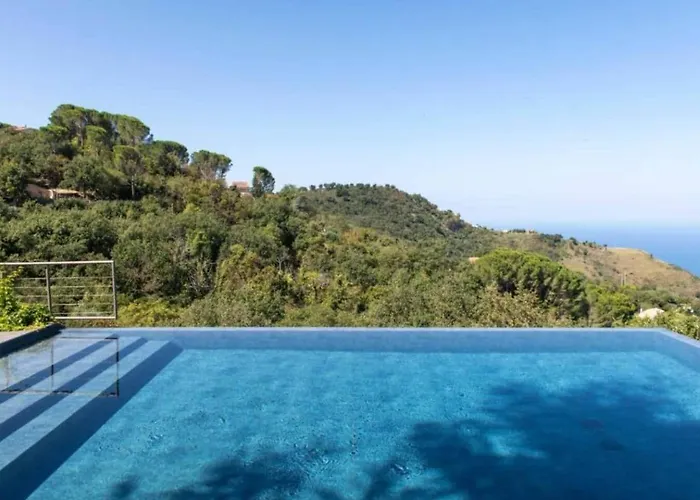 בית נופש With Pool, 15min To